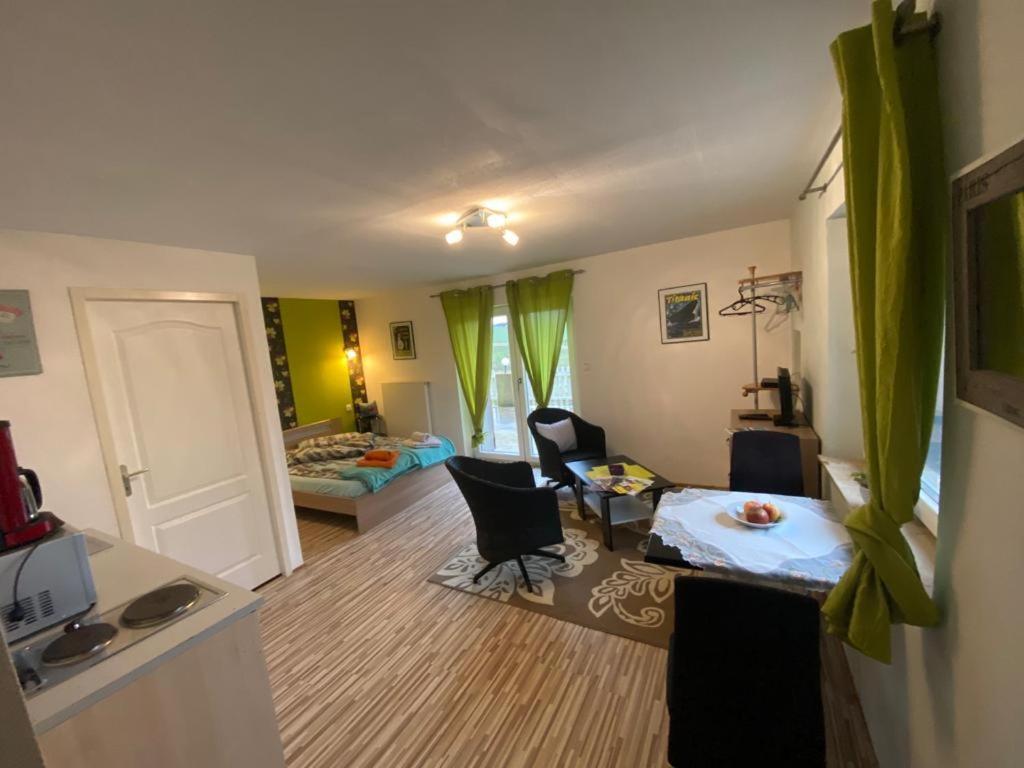 Maison Carmen - Restaurant , Meuble De Tourisme, Appartements Xertigny Экстерьер фото
