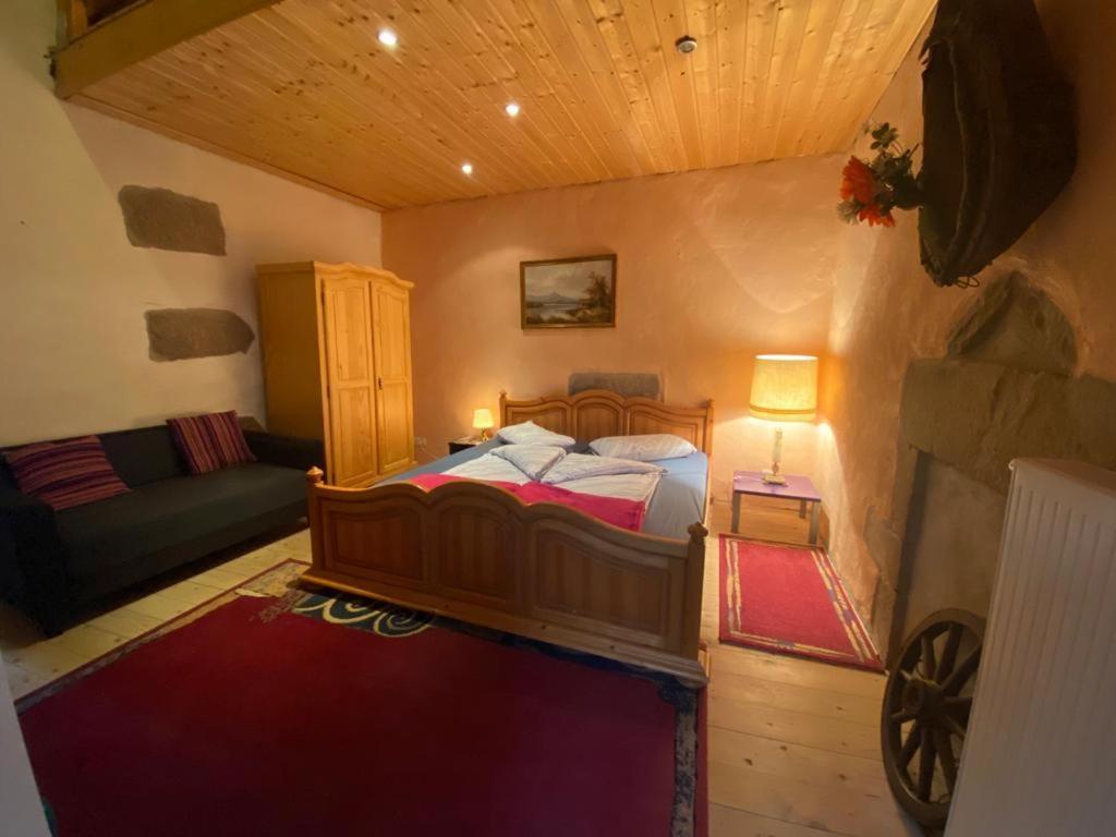 Maison Carmen - Restaurant , Meuble De Tourisme, Appartements Xertigny Экстерьер фото